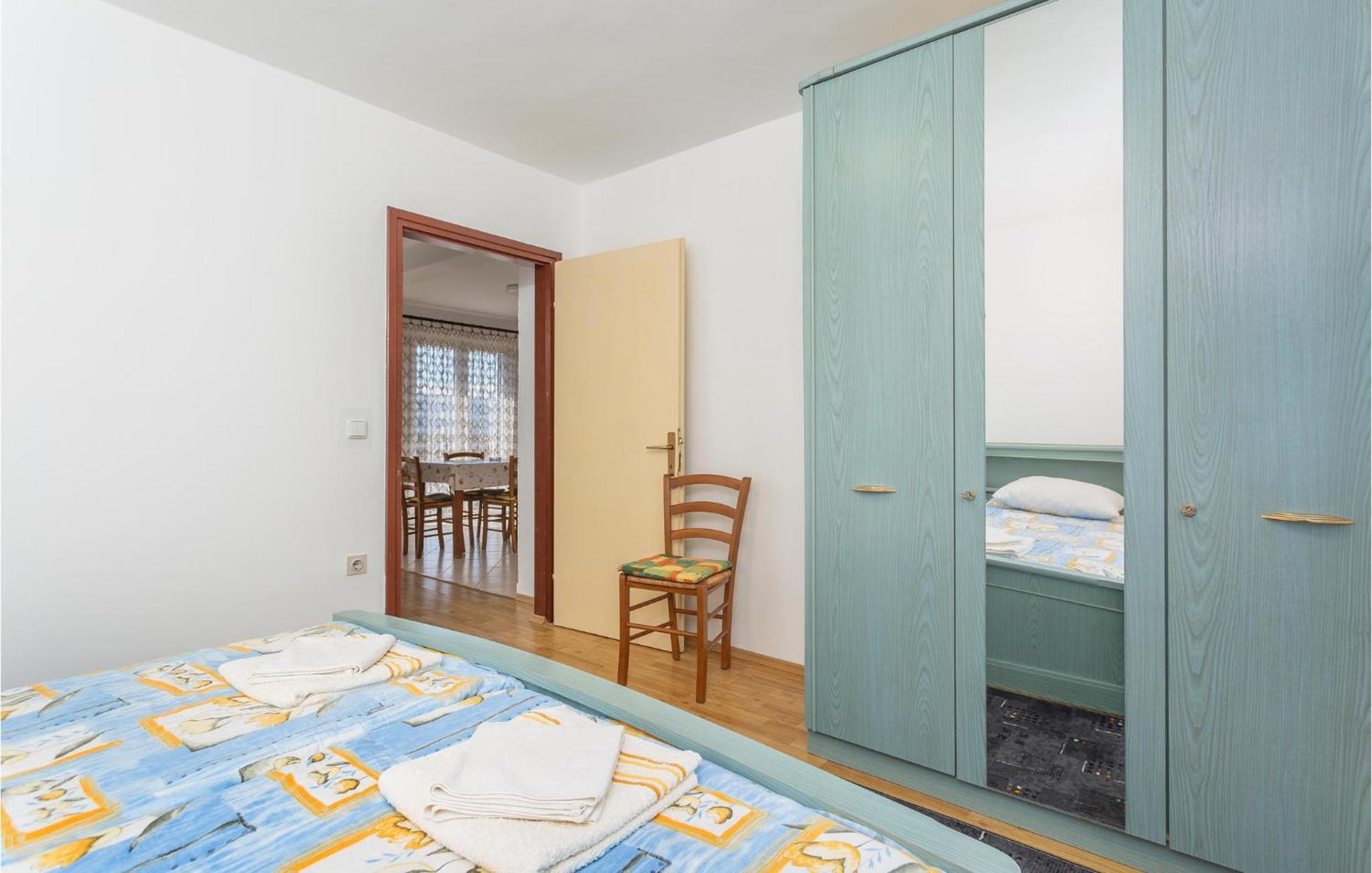 Lovely Apartment In Krk With Kitchen Brzac Exterior foto